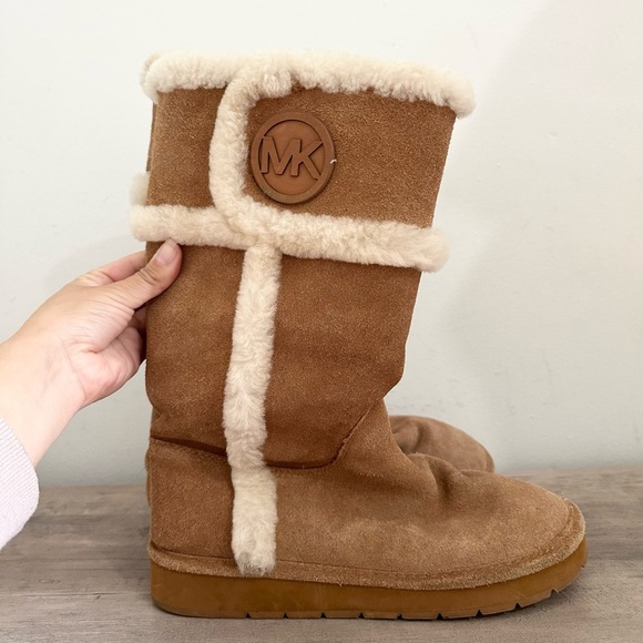 Michael Kors Winter Tall Suede Boots Walnut - size 9 sheep fur - Picture 1 of 7